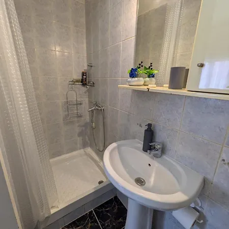 Central University Apartment * Bükreş