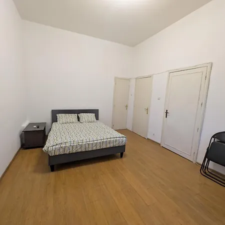 Central University Apartment Daire Bükreş