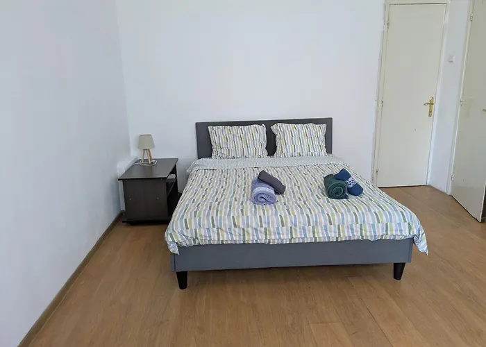 Central University Apartment *